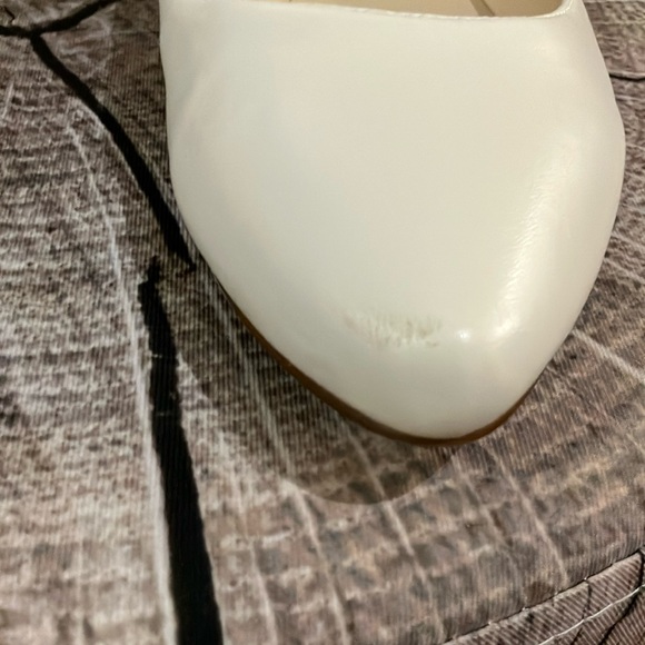EUC Nine West White Ballet Flats with Pointed Toe - Picture 8 of 9